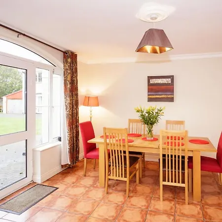 No 7 Holiday Village Holiday home